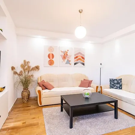 Apartament Hladilo